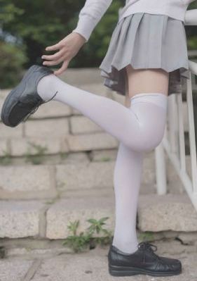 男女欧美吻戏深情片段_HD免费播放