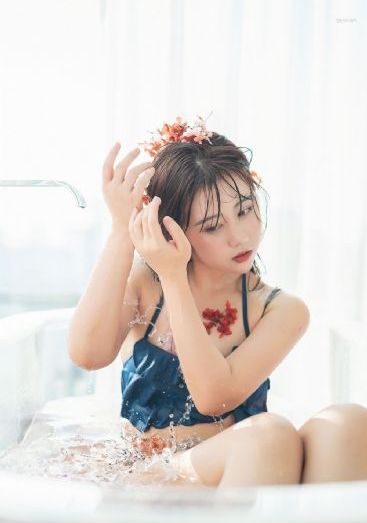 老师办公室揉捏吃学生奶_BD英语高清视频观看