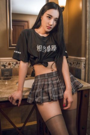 欧美三级制服诱惑_超清完整版观看