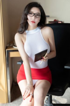 欧美男模街拍透明内裤_高清全集免费播放