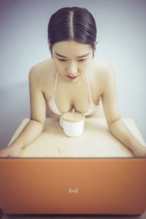 欧美交换配乱吟粗大_HD全集免费播放